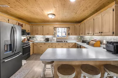 Kitchen - 809 Boucher St, Dexter, MO 63841 photo 2 of 3