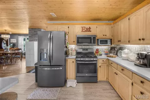 Kitchen - 809 Boucher St, Dexter, MO 63841 photo 3 of 3