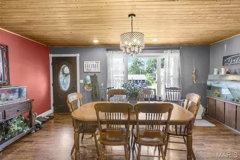 Dining - 809 Boucher St, Dexter, MO 63841 photo 2 of 2