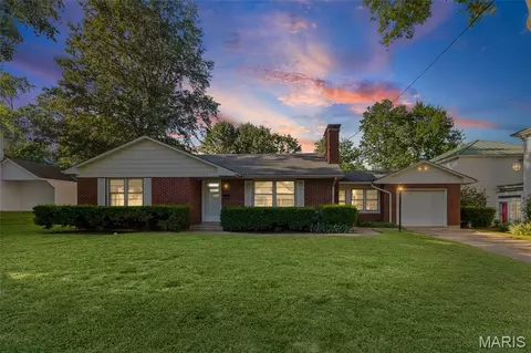 155 W Lebanon St, Nashville, IL 62263