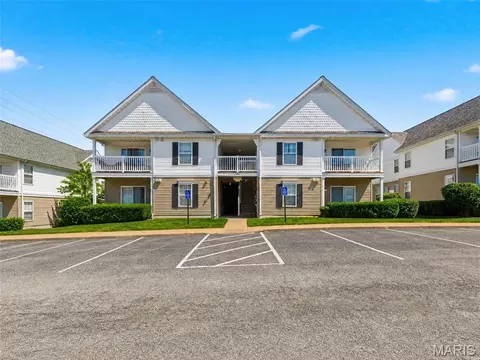 9719 Crayford Dr #D, Affton, MO 63123