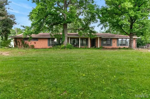 6530 Deerwood Dr, Cedar Hill, MO 63016