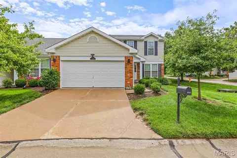 10259 Highbury Ln, Affton, MO 63123