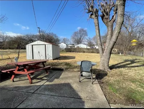 407 Coppinger Dr, Ferguson, MO 63135 photo 9