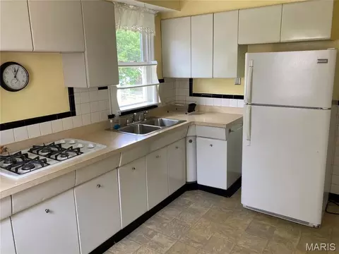 407 Coppinger Dr, Ferguson, MO 63135 photo 7