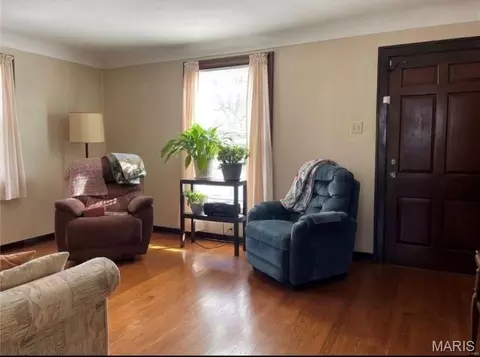 407 Coppinger Dr, Ferguson, MO 63135 photo 4