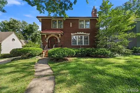 7430 Byron Pl, Clayton, MO 63105