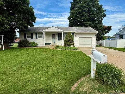 20 Tulip Ave, Granite City, IL 62040