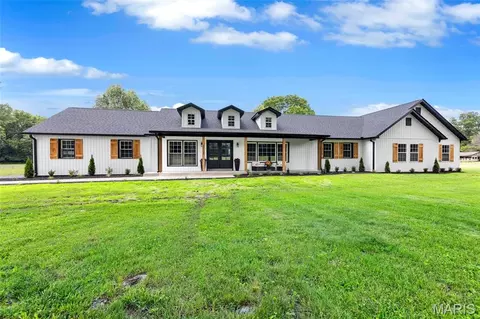 4733 Fox Creek Rd, Wildwood, MO 63069