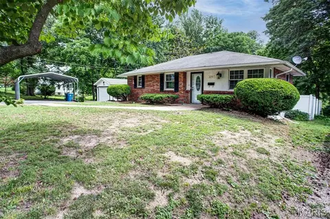 2255 Alby St, Alton, IL 62002