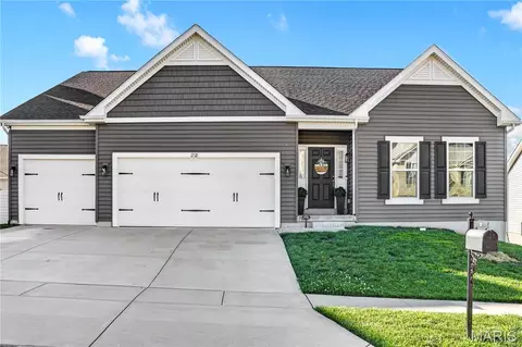 218 Carlton Point Dr, Wentzville, MO 63385