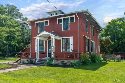 233 S Division St, Du Quoin, IL 62832