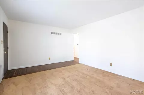 Living - 11042 Wylestone Ct, Sappington, MO 63126 photo 2 of 7
