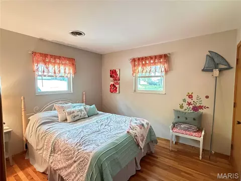 Bedroom - 501 Arbor Ln, Saint Clair, MO 63077 photo 2 of 3