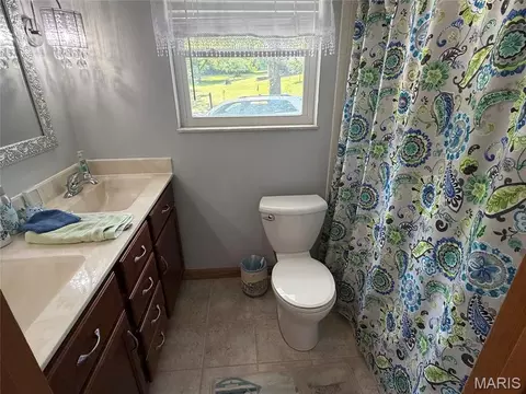 Bath - 501 Arbor Ln, Saint Clair, MO 63077 photo 1 of 2