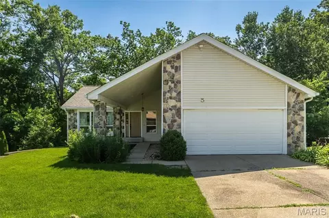 5 Provence Ct, Lake Saint Louis, MO 63367