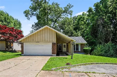 12362 Trailforest Ln, Black Jack, MO 63033