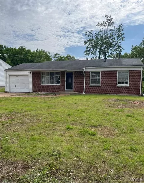 10634 Alliance Dr, Saint Louis, MO 63136