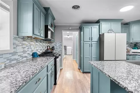 Kitchen - 1404 County Highway 461, Steele, MO 63877 photo 3 of 4