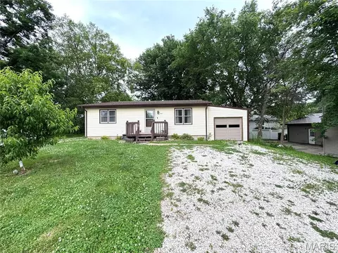 902 Marks Rd, Canton, MO 63435