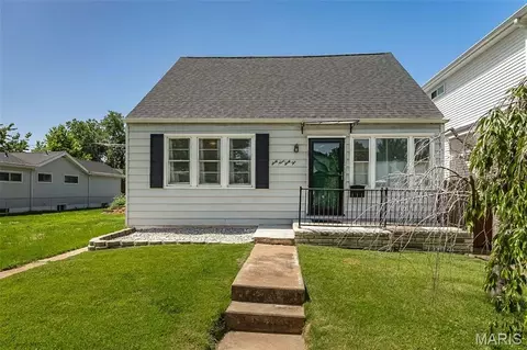 6962 Sutherland Ave, Saint Louis, MO 63109