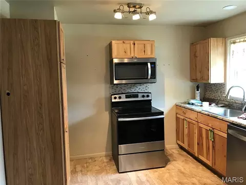 Kitchen - 1017 Lynwood Dr, Rolla, MO 65401 photo 1 of 1