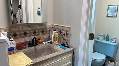 Bath - 707 Moore St, Dexter, MO 63841 photo 1 of 5