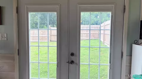 Entry Way - 707 Moore St, Dexter, MO 63841 photo 1 of 1