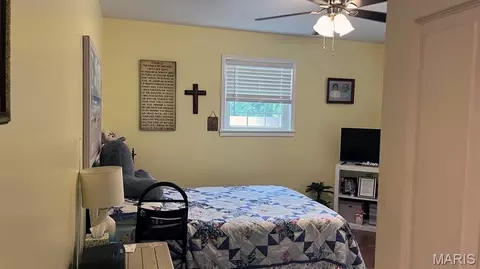 Bedroom - 707 Moore St, Dexter, MO 63841 photo 3 of 4
