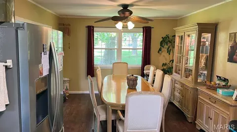 Dining - 707 Moore St, Dexter, MO 63841 photo 1 of 2