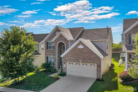2088 Maryland Oaks Cir, Saint Louis, MO 63146