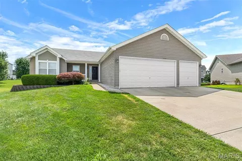 2004 Abby Ct, Lake Saint Louis, MO 63367
