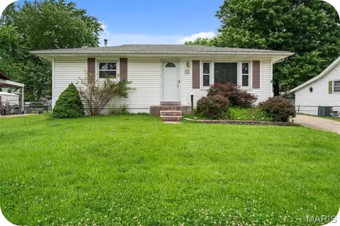 335 S Saint Charles St, Florissant, MO 63031