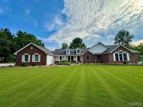2941 Trapper Trl, Wentzville, MO 63385