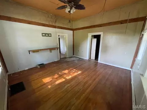 Living - 704 Eiler Rd, Belleville, IL 62223 photo 2 of 2