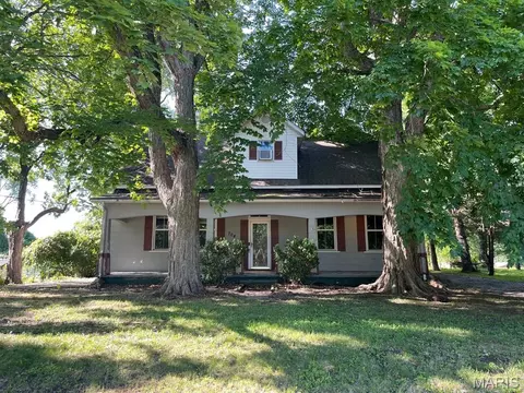 704 Eiler Rd, Belleville, IL 62223