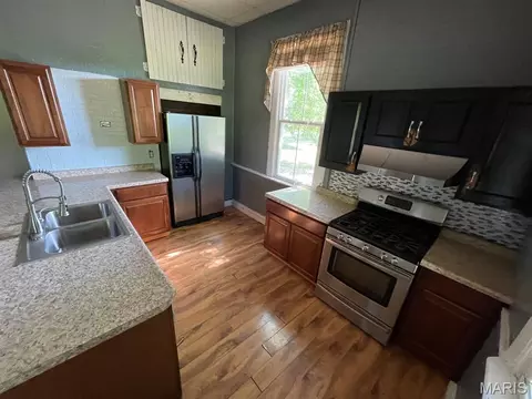 Kitchen - 704 Eiler Rd, Belleville, IL 62223 photo 3 of 4
