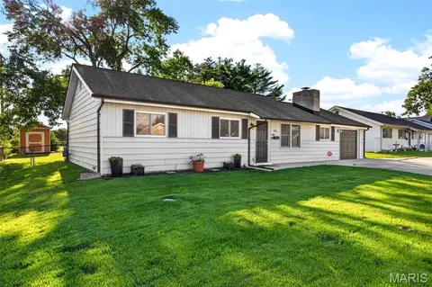 105 Saint Margaret Ln, O'fallon, MO 63366