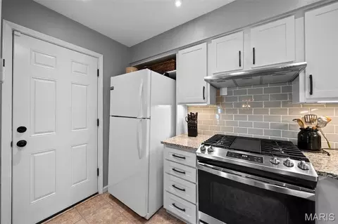 Kitchen - 170 Cascade Terrace Dr, Ballwin, MO 63021 photo 3 of 3