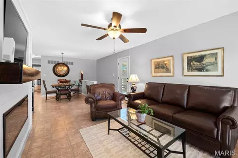 Living - 170 Cascade Terrace Dr, Ballwin, MO 63021 photo 1 of 2