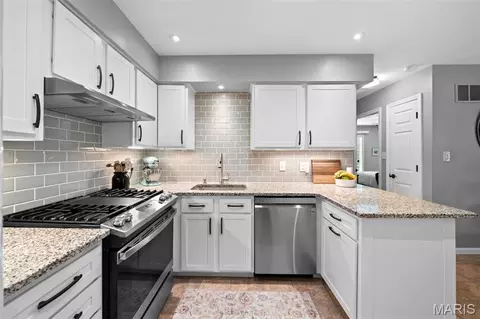 Kitchen - 170 Cascade Terrace Dr, Ballwin, MO 63021 photo 2 of 3