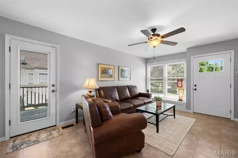 Entry Way - 170 Cascade Terrace Dr, Ballwin, MO 63021 photo 1 of 3