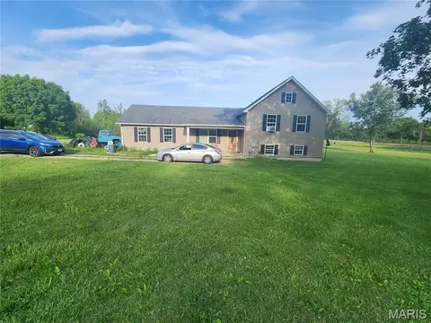 4907 Railway Ln, Farmington, MO 63640