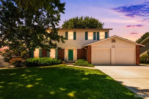 715 Westbridge Dr, Saint Peters, MO 63376