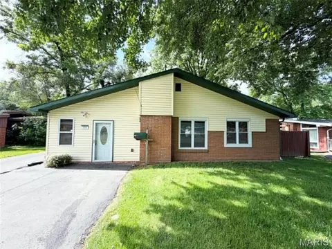 708 Valley Dr, East Alton, IL 62024