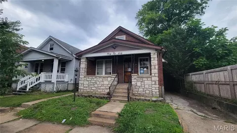 4260 Bates St, Saint Louis, MO 63116