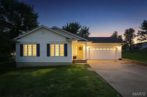 14 Pheasant Dr, Farmington, MO 63640