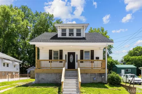 136 W Arlee Ave, Saint Louis, MO 63125