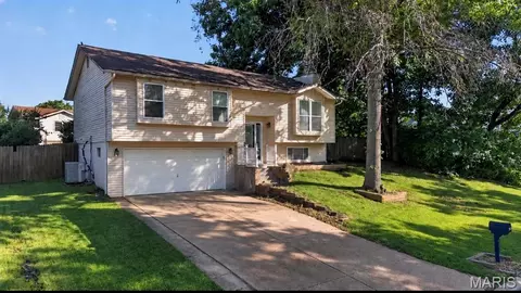 4634 Chippewa Way, Saint Charles, MO 63304