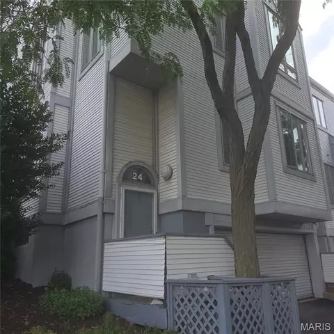 24 Columbus Square Dr, Saint Louis, MO 63101